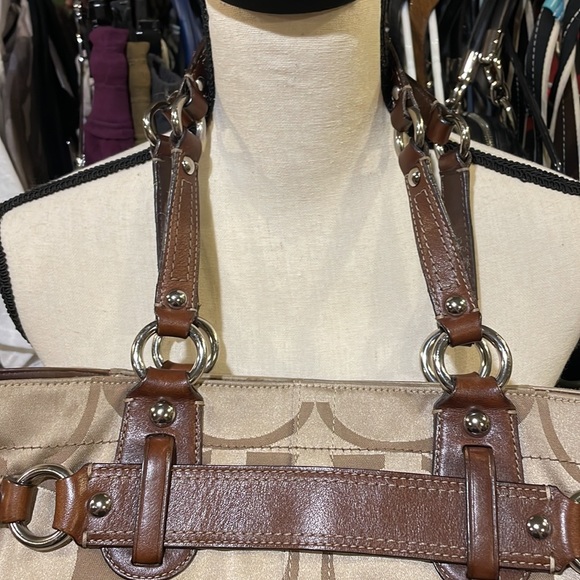 Signature C Tan & Brown Sateen Leather Coach Purse 🤎 - Picture 4 of 16